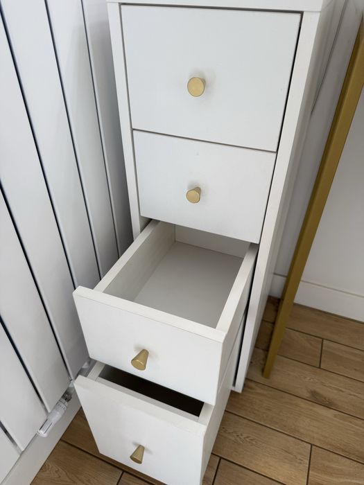 Szafka wizaż na kosmetyki itp.