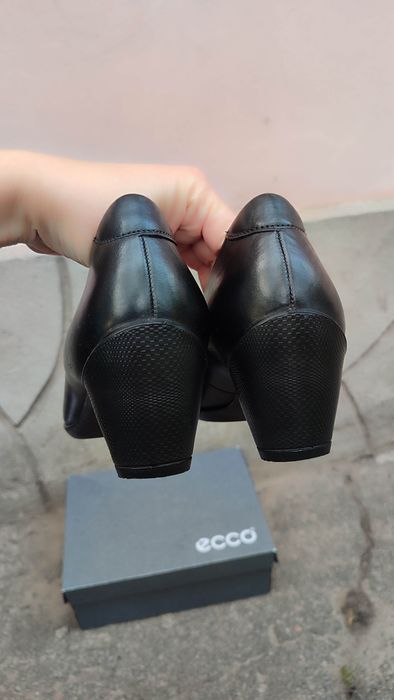 Ecco 39 туфлі жіночі шкіряні лодочки иуфли на каблуках взуття ессо