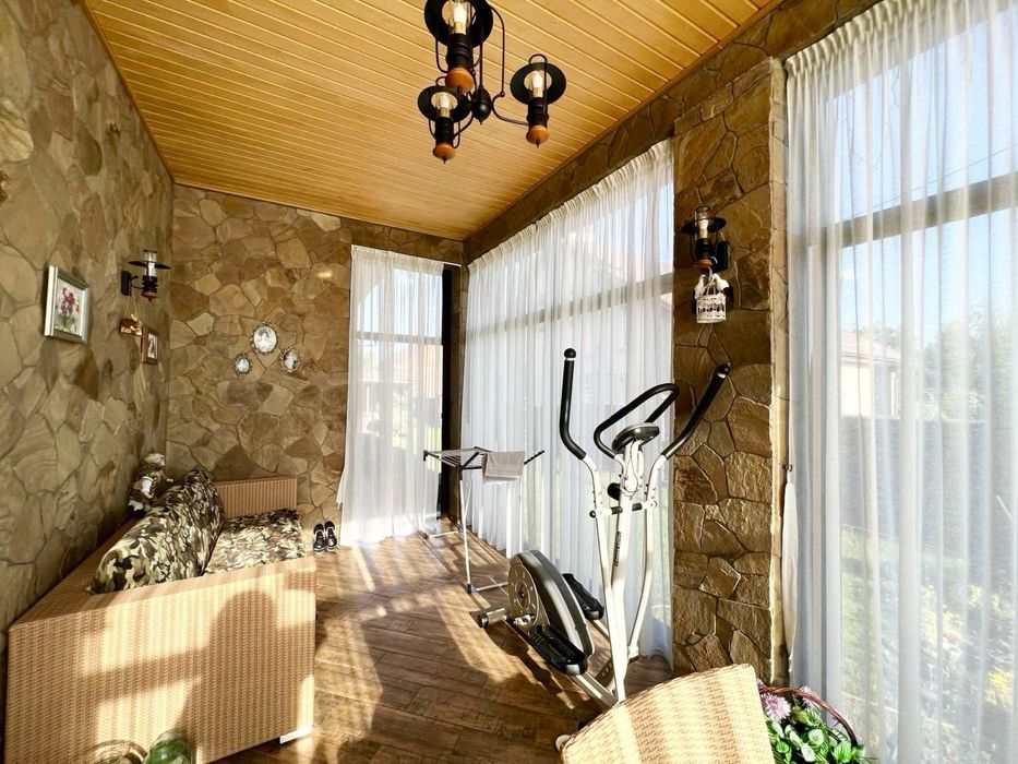 Будинок на Газовику в найпрестижнішому районі. 10 соток. В НАЯВНОСТІ!