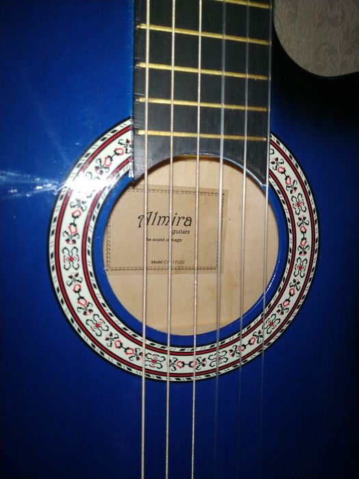 классическая гитара альмира шестиструнная +медиаторы, ключ, запасные с