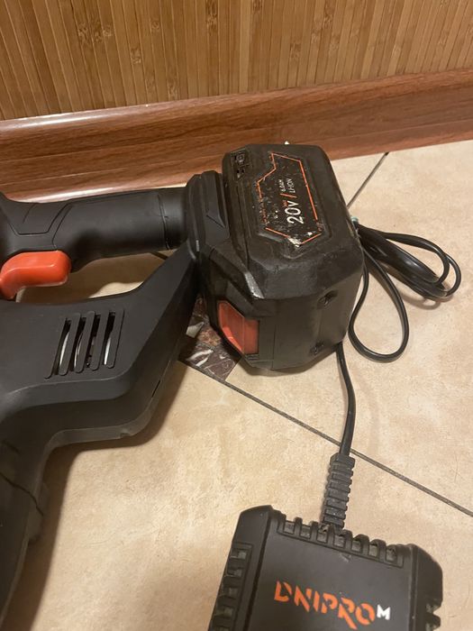 Акумуляторна шабельна пила Dnipro-M DRS-200