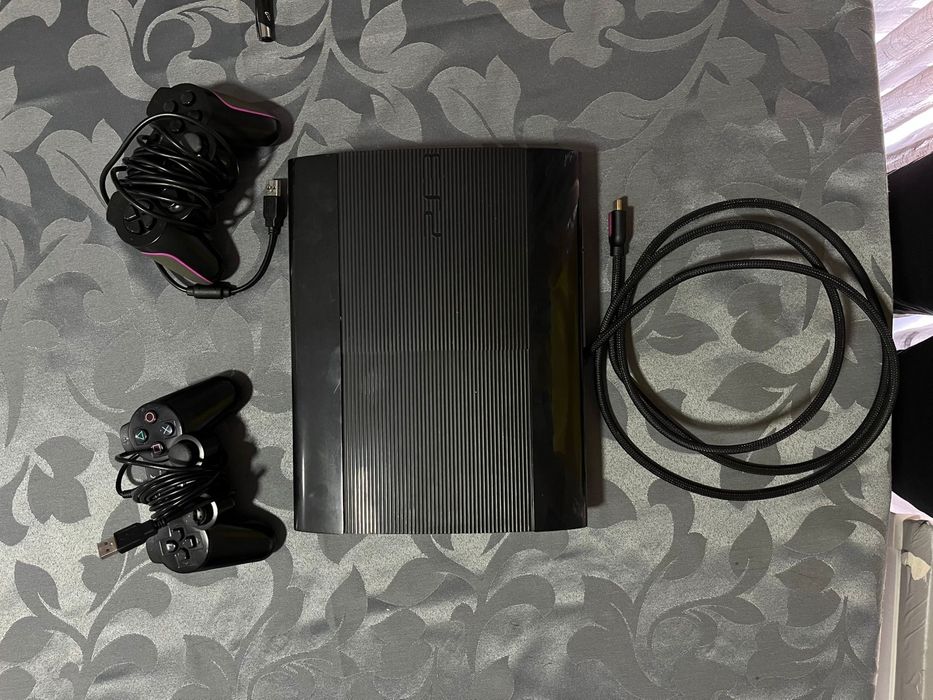 Pack PlayStation 3 Super Slim + 5 Jogos + 2 Comandos + Kit PlayStation Move (4 Comandos Move + Câmera Eye)