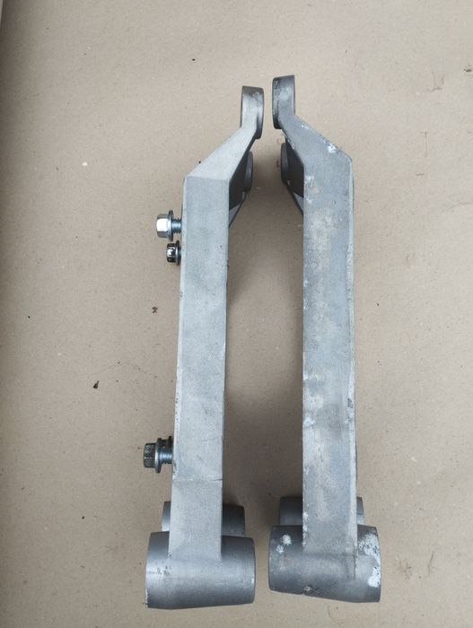 Продам корпуси подушки двигуна до автомобіля Renault Premium