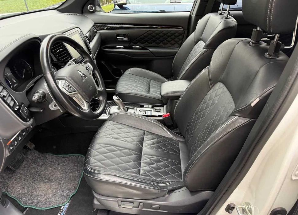 Mitsubishi Outlander 2.4 Plug in PHEV 2020