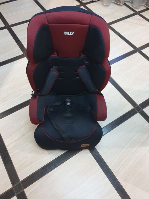 Дитяче автокрісло