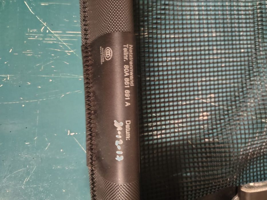 Belki na relingi plus siatka roleta do Audi Q5 2017