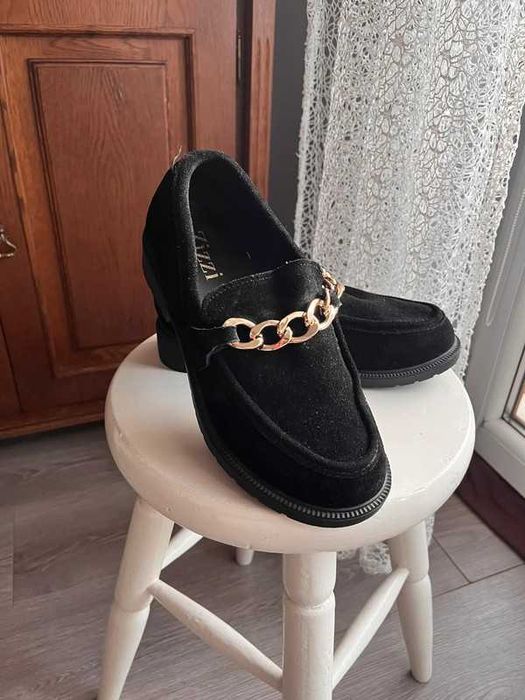 Czarne skórzane zamszowe loafersy r.39 damskie mokasyny Zizzi