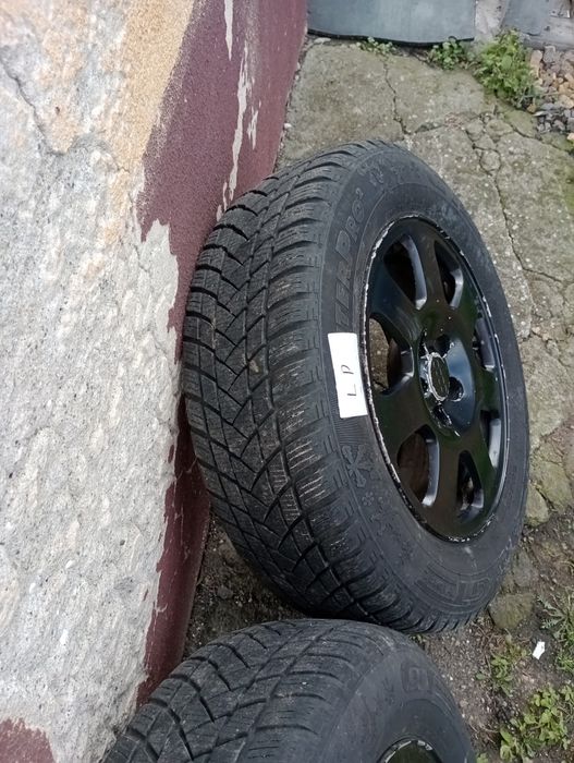 Zimowe opony z felgami