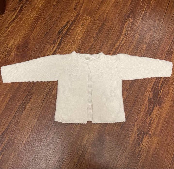 Набір одягу для дівчинки.