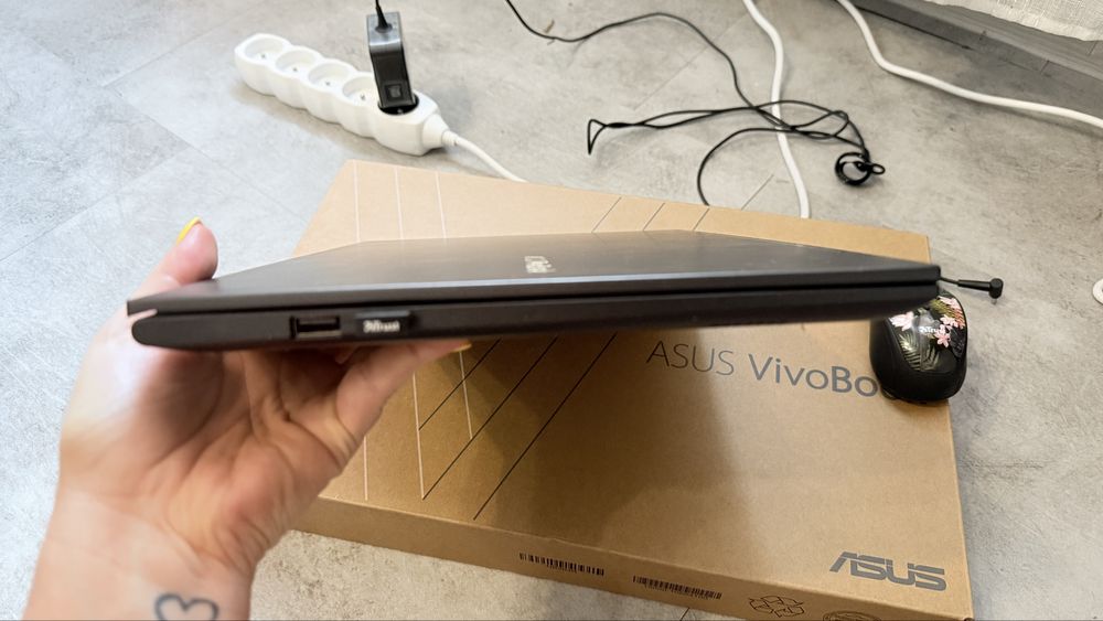 ASUS VivoBook 11th i5