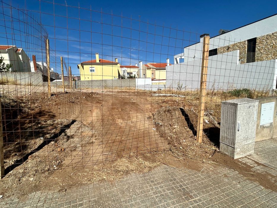 Vende-se terreno na Rua Virgílio Barroso - Olival D. Pedro - Elvas