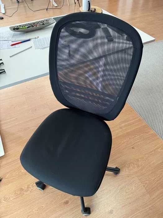 Cadeira IKEA FLINTAN em ótimo estado