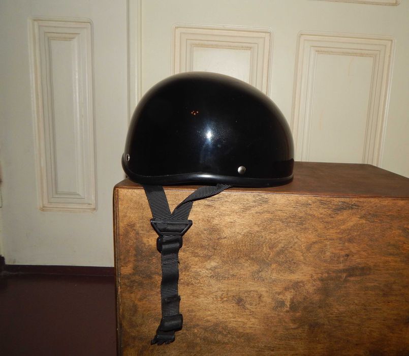 Мото шлем для мотоцикла вьетнамский черный классический шолом желудь