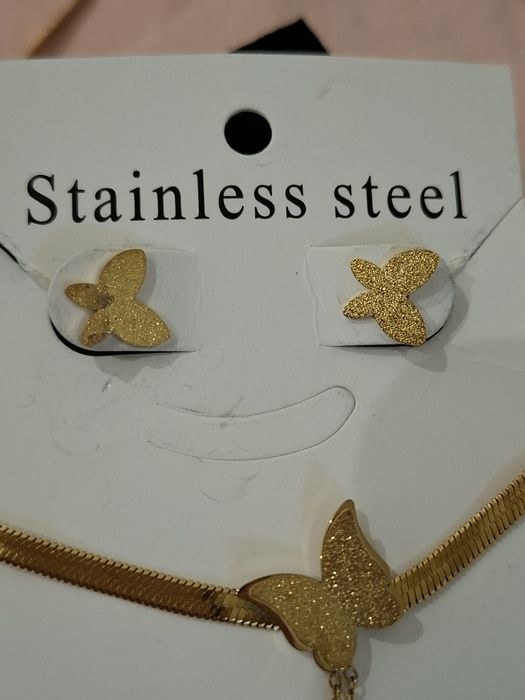 Conjunto colar e brincos borboleta dourado em Aço Novos