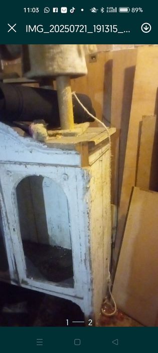 Dwie szafki stara i współczesna