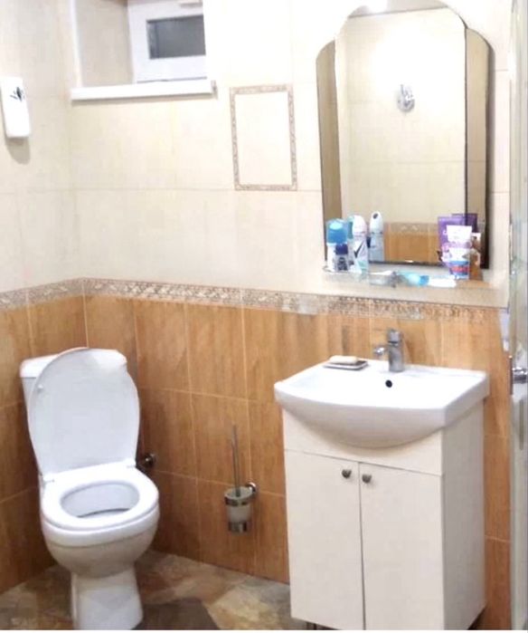 Поодам будинок Золочів