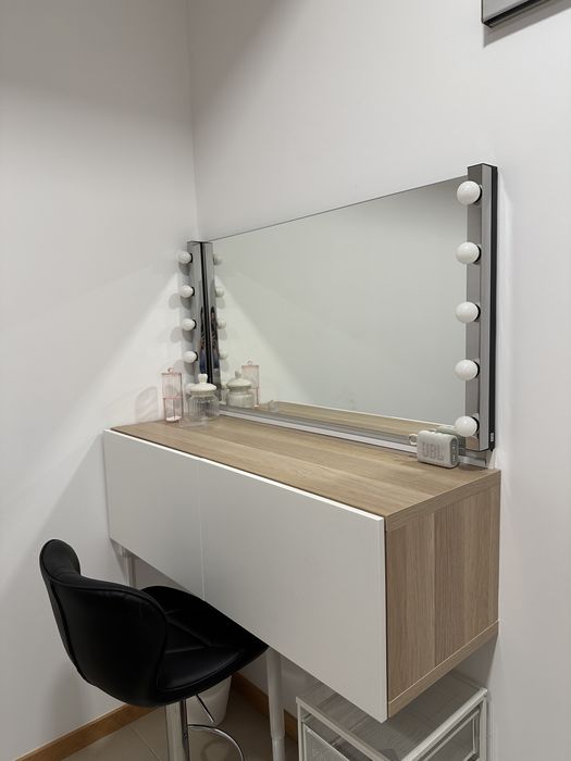 Conjunto Espelho, Móveis e Cadeira