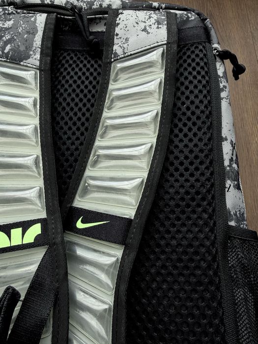Рюкзак nike utility speed cq9258-073 сіро-чорний камуфляж Air Max