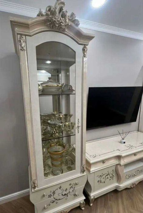 Продам сервант у хорошому стані