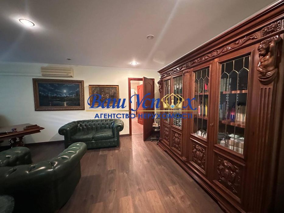 Продажа  офиса с ремонтом  в центре Киева. Цирк район.