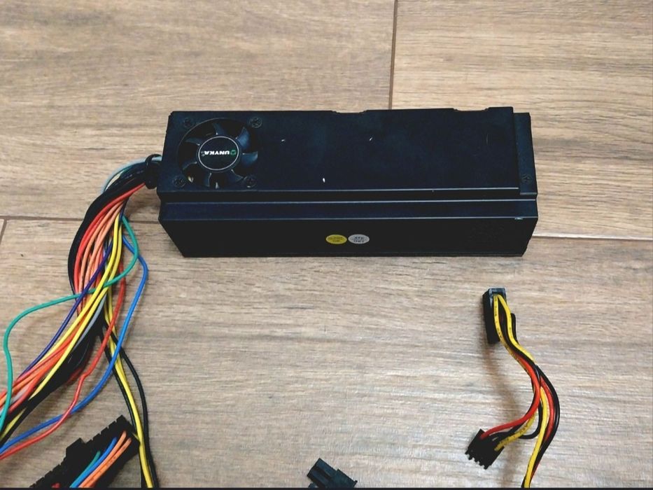 Fonte de alimentação Unika de 150 Watts para Mini Pcs
