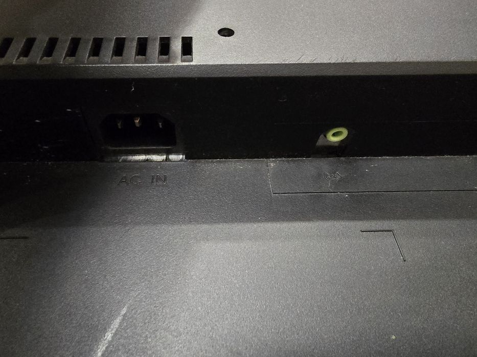 Монітор 19 дюймів