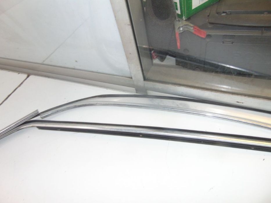 Mercedes w123 frisos do tejadilho
