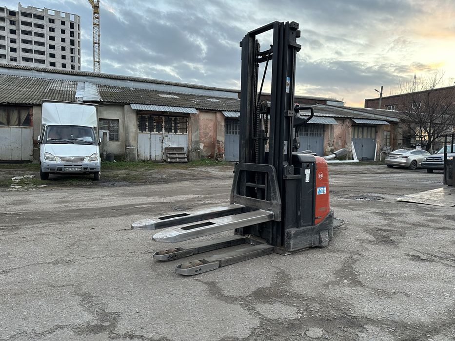 Електроштабелер bt toyota spe125 fft5400