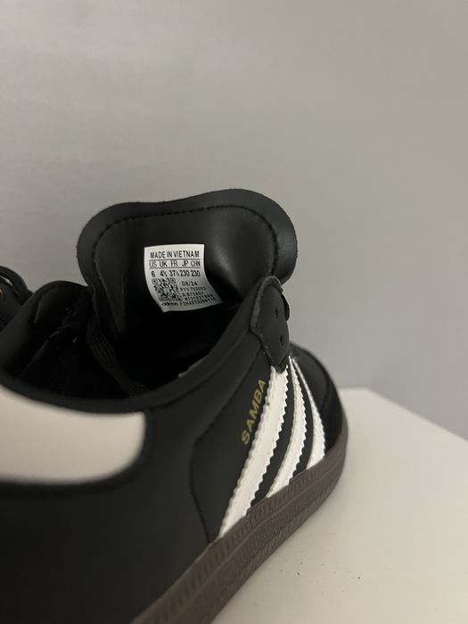 Samba Pretos - 37 1/3