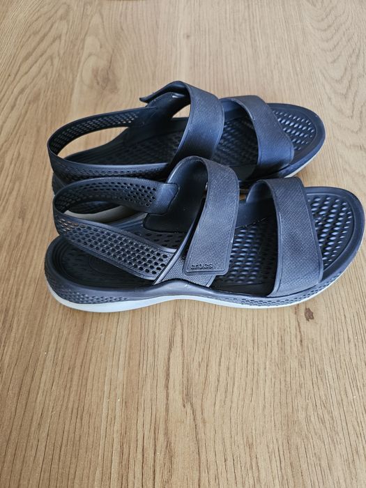 Sandália Crocs w7