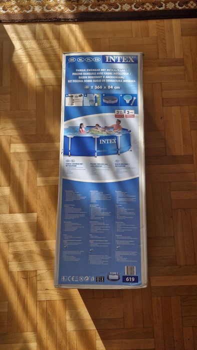 Basen rodzinny Intex z akcesoriami