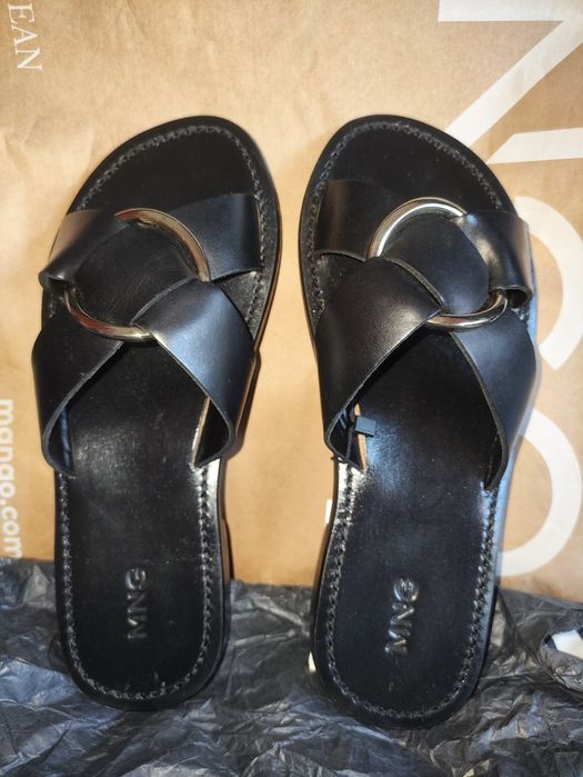 Klapki skórzane Mango