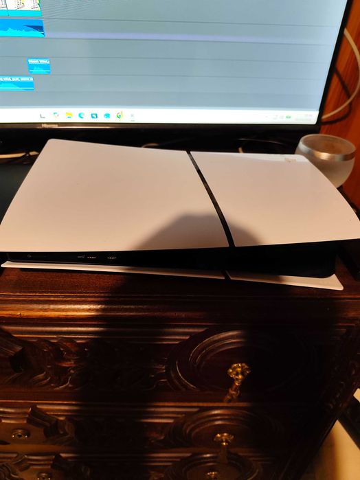 Ps5 850gb como nova comando e fone.