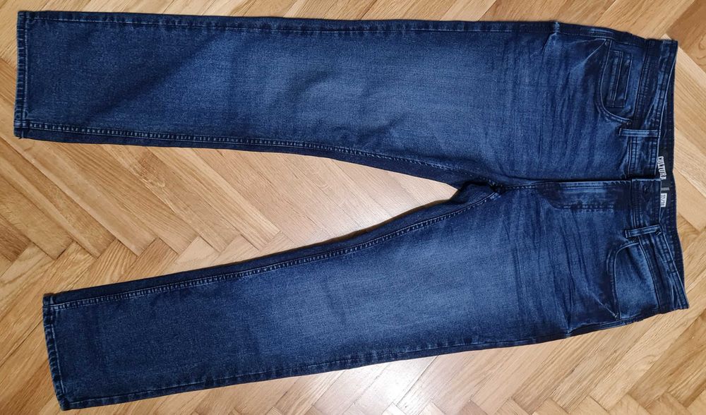 Dzinsy nowe nieużywane rozmiar 32 / 30 cali