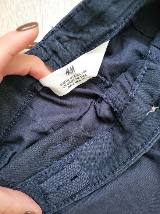 Krótkie spodenki HM rozmiar 116