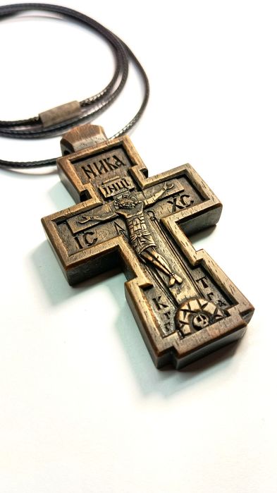 Хрест натільний, ручної роботи.
