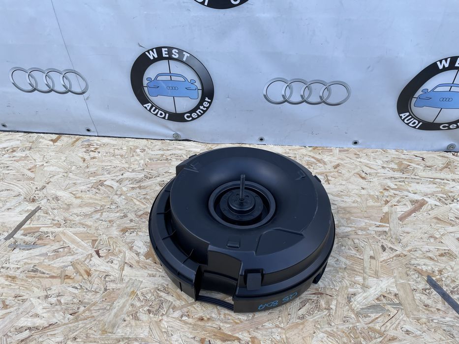 Саббуфер музики Audi Q5 80A саббуфер на музику акустика ауді q5 80А 80A.035.382.A