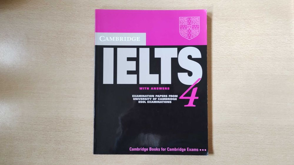 Cambridge IELTS 4 Student's Book with Answers