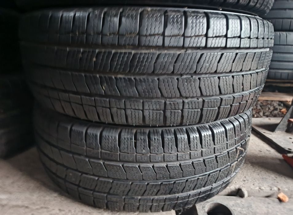 235/65/16C  2021r Sprinter kraft
