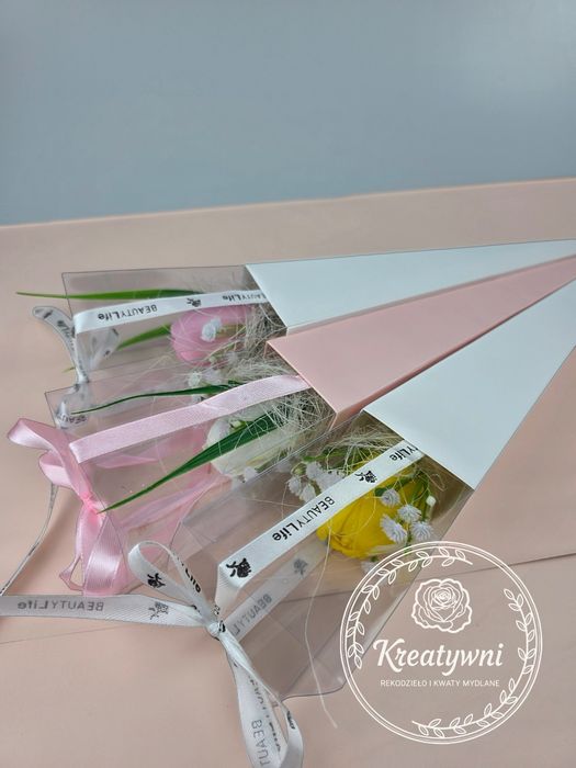 Tulipany i róże mydlane w rożku Dzień Kobiet