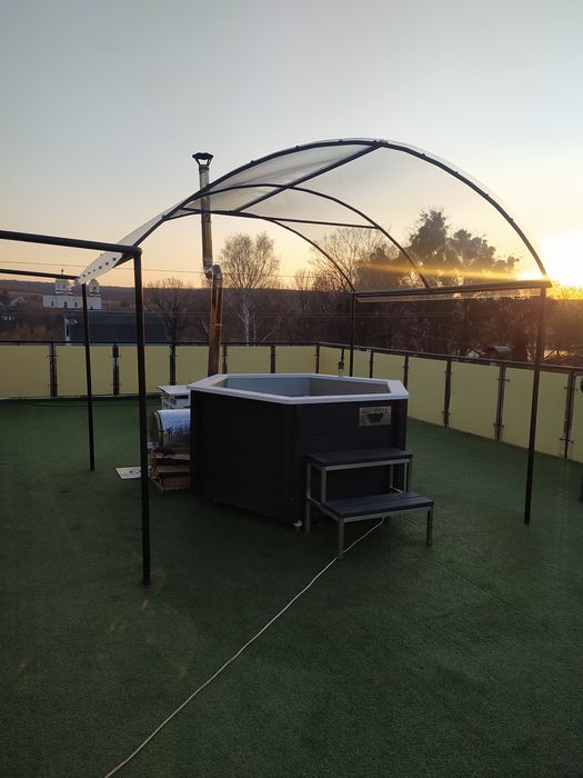 Нов.год-занято.Сдам 3ех этажный дом в Люботине .Сауна. Чан