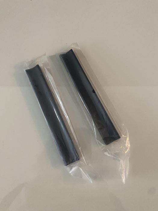 Aparador com 2 gavetas e 1 prateleira preto