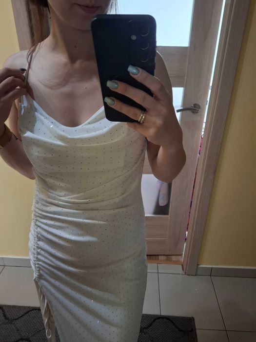 Biała sukienka na panieński błyszcząca S