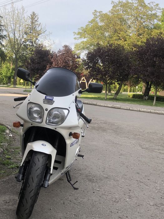 продам Yamaha yzf750rr