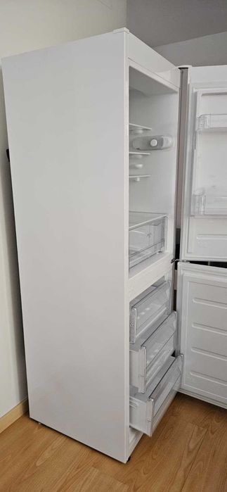 Frigorífico Combinado INDESIT LR7 S2 W (Low Frost - 175 cm - 307 L - Branco)