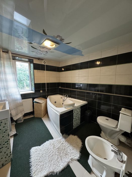 Продаж чудового будинку