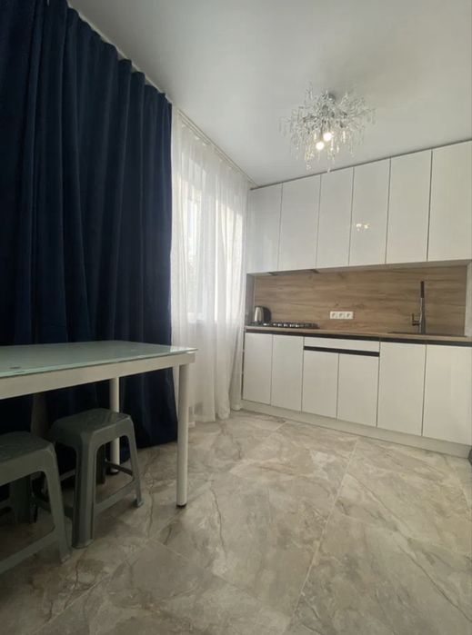 Продам 2х квартиру з новим ремонтом - View 5