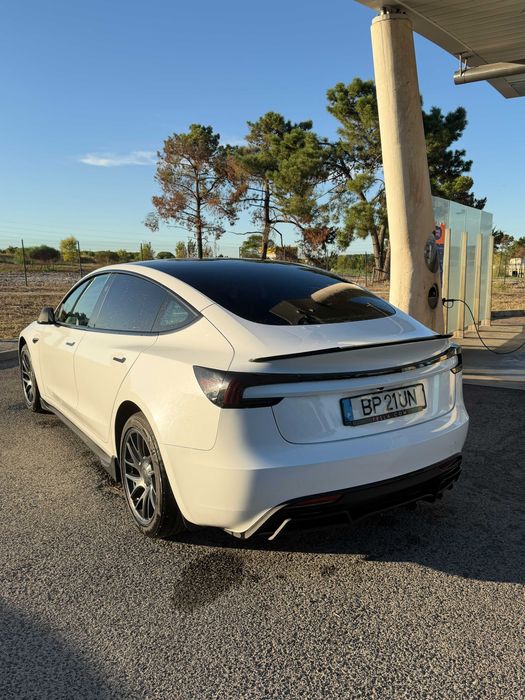 Tesla Model 3 RWD – 12/2024 – 25.000 km – Extras