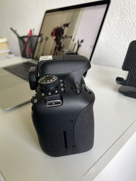 Camara profissional canon 750d