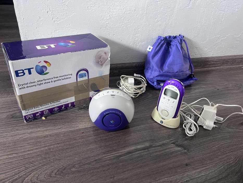 Elektoniczna niania z projektorem